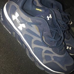 Lowtup Under Armour Sneakers